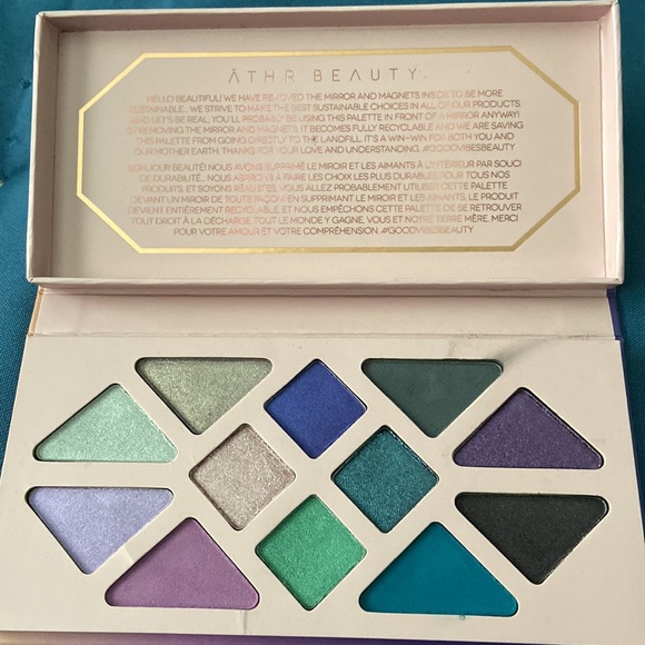 Athr Beauty Moonlight Crystal eyeshadow Palette - Picture 3 of 3